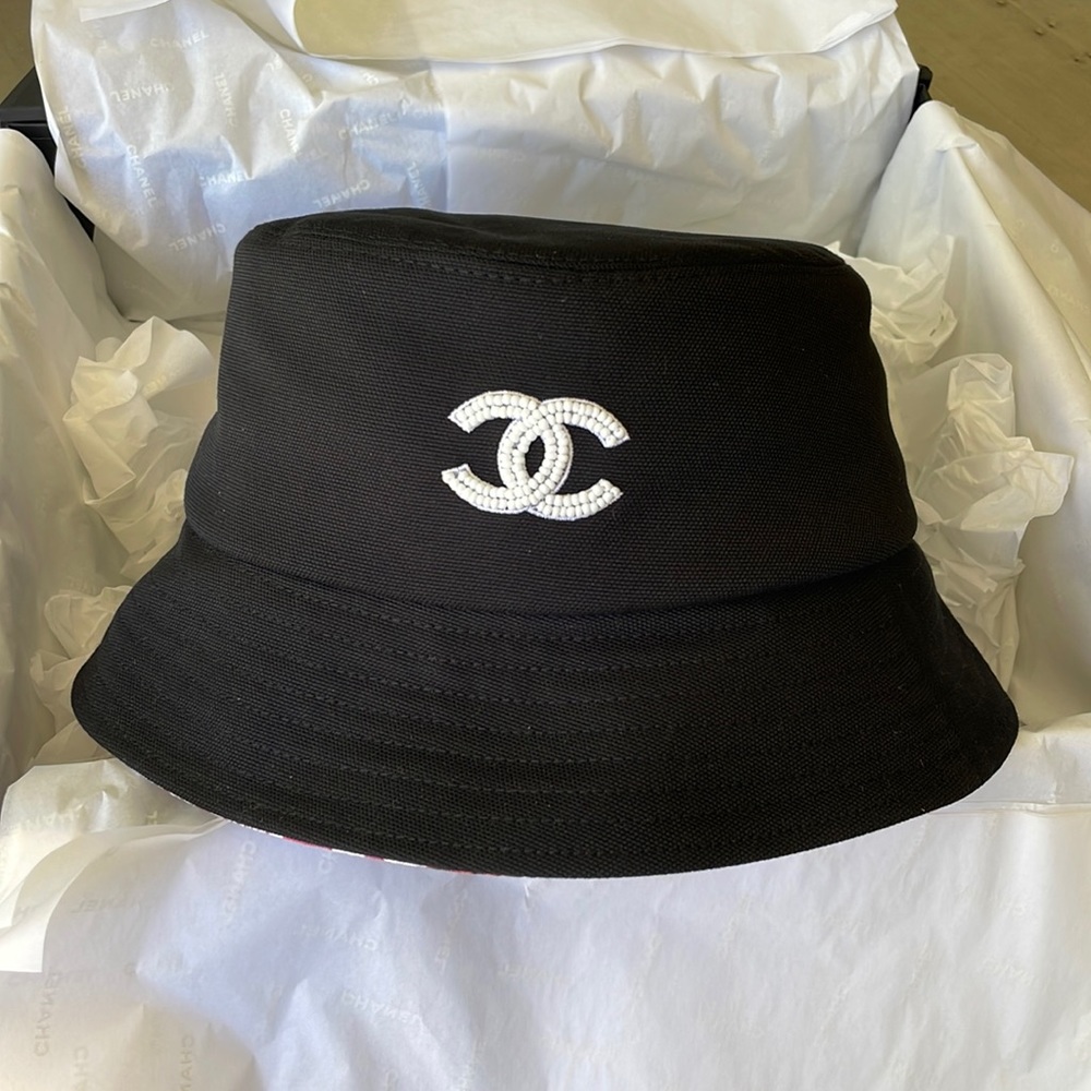 Chanel 23p logo bucket hat cloche black beach hat cap sz medium coco beach cap